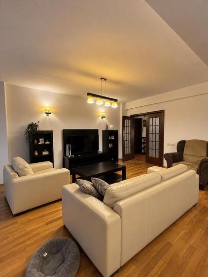 Apartament cu 3 camere în Obor