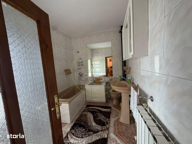 Casă cu 4 camere cu Teren 490 Mp în Valea Rosie