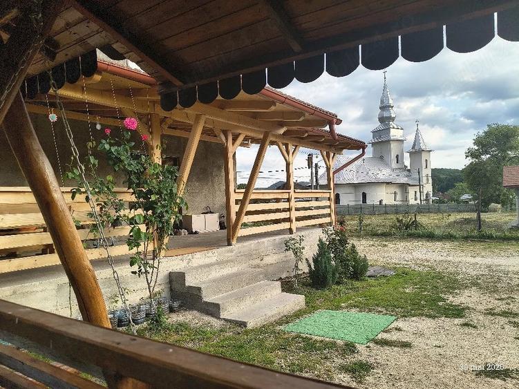Casă cu 3 camere cu Teren 1000 Mp în Buciumi