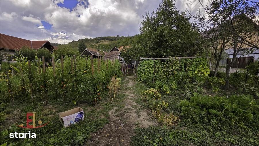 Casă cu 2 camere cu Teren 800 Mp în Păsăreni