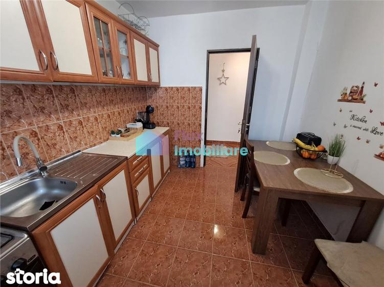 Apartament cu 2 camere decomandat în Precista