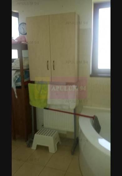 Casă individuală cu 6 camere decomandat cu Canalizare în Drumul Sării