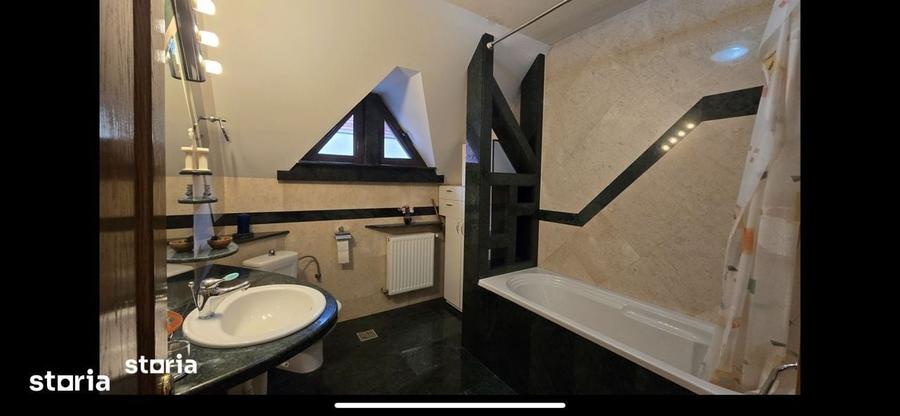 Casă cu 4 camere în Central