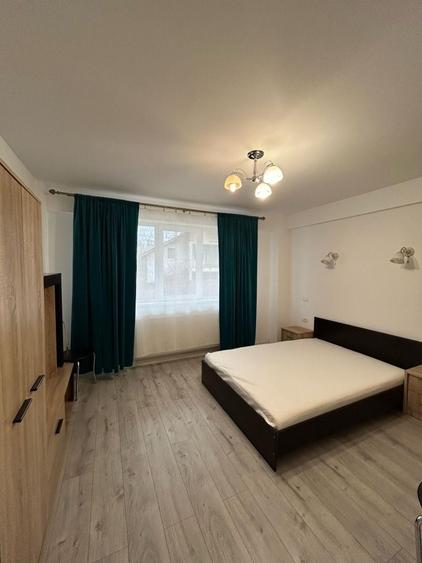 Apartament cu 3 camere decomandat în Vișan