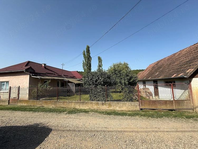 Casă cu Teren 720 Mp în Ceuaș