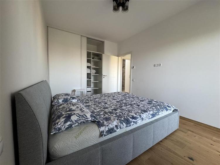 Apartament cu 2 camere semidecomandat în Turnișor