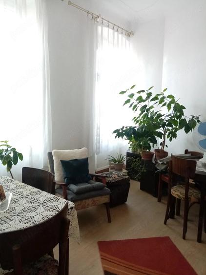 Apartament cu 4 camere decomandat în Central
