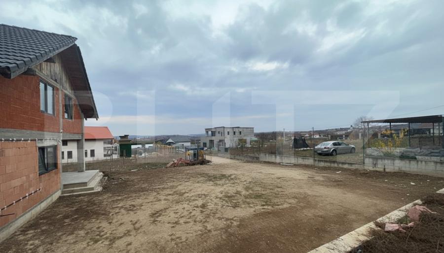 Casă individuală cu 4 camere cu Canalizare în Paleu
