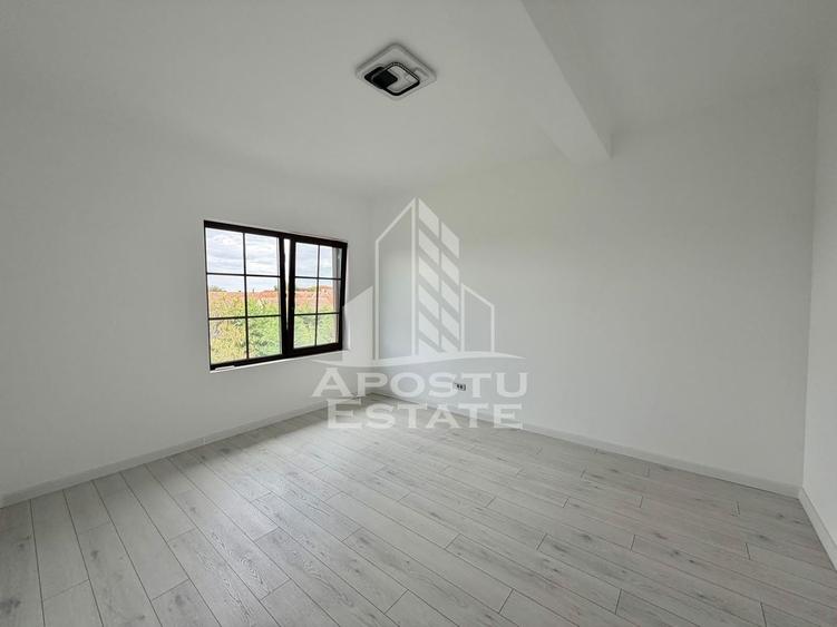 Casă individuală cu 5 camere cu Canalizare în Giroc