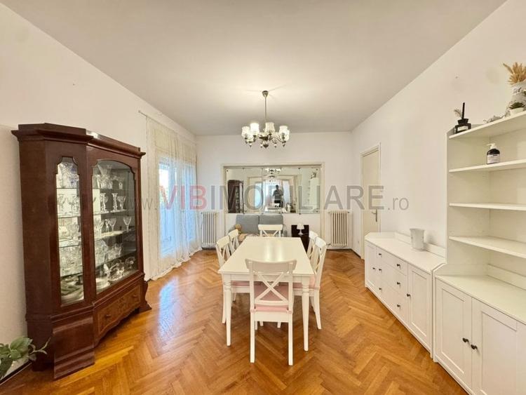 Apartament cu 3 camere decomandat în Romană