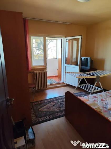 Apartament 4 camere, etaj 1, Craiovita Noua - 2
