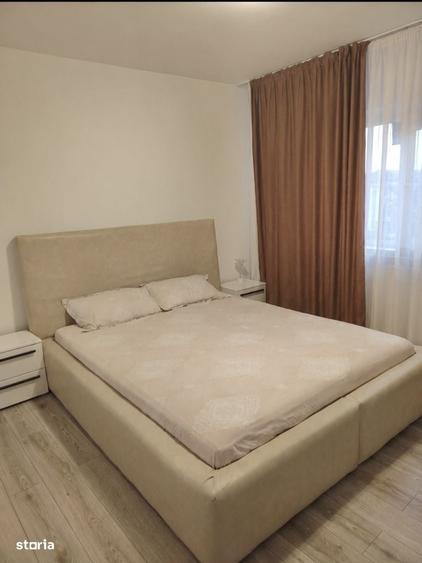 Apartament cu 3 camere decomandat în Craiovița Nouă