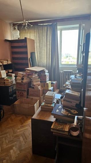 Apartament cu 3 camere decomandat în Titan