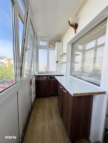 Apartament cu 3 camere semidecomandat în Rovine
