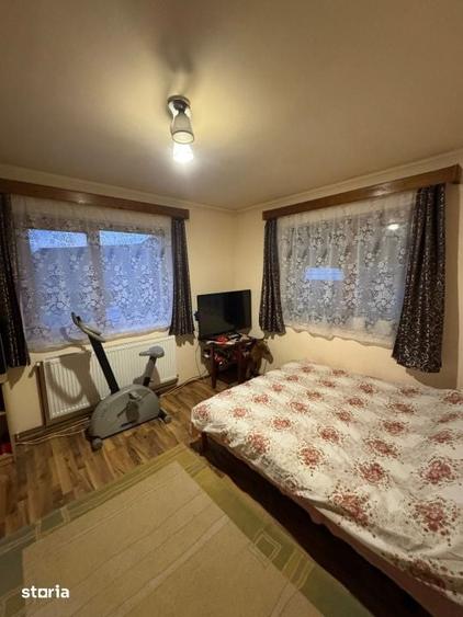 Casă cu 3 camere decomandat cu Teren 800 Mp în Central