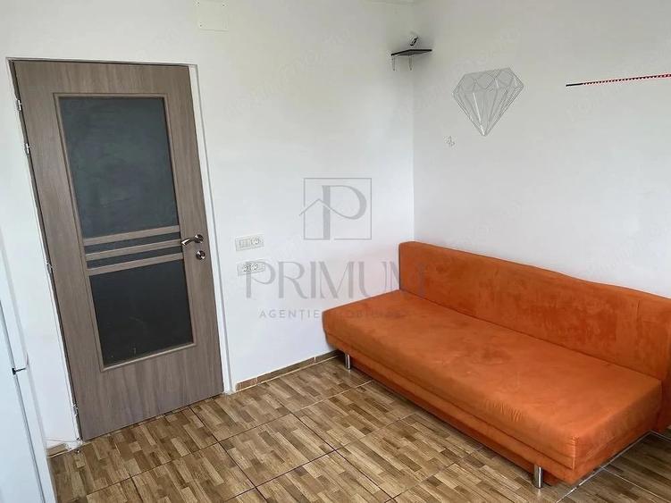 Garsonieră decomandată în Lunei