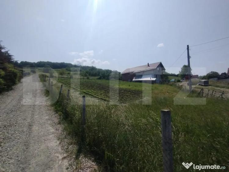 Teren de 1416 mp, în Centura