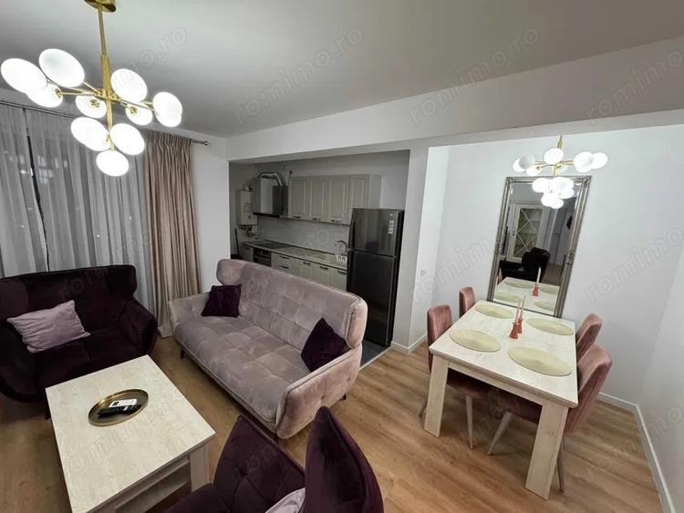 Apartament cu 3 camere semidecomandat în Central