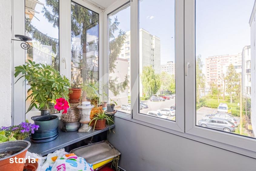 Apartament cu 3 camere semidecomandat în Astra