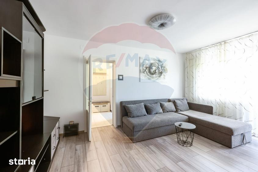 Apartament cu 2 camere semidecomandat, mobilat în Decebal