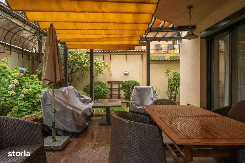 Casă cu 4 camere cu Teren 300 Mp în Central