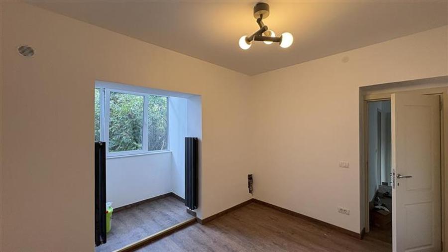 Inchiriere apartament ideal birou 3 camere decomandate renovat in Centru- zona R - 6