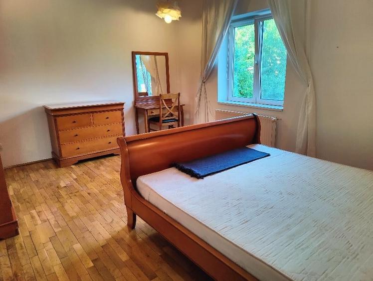 Apartament cu 3 camere decomandat în Primăverii