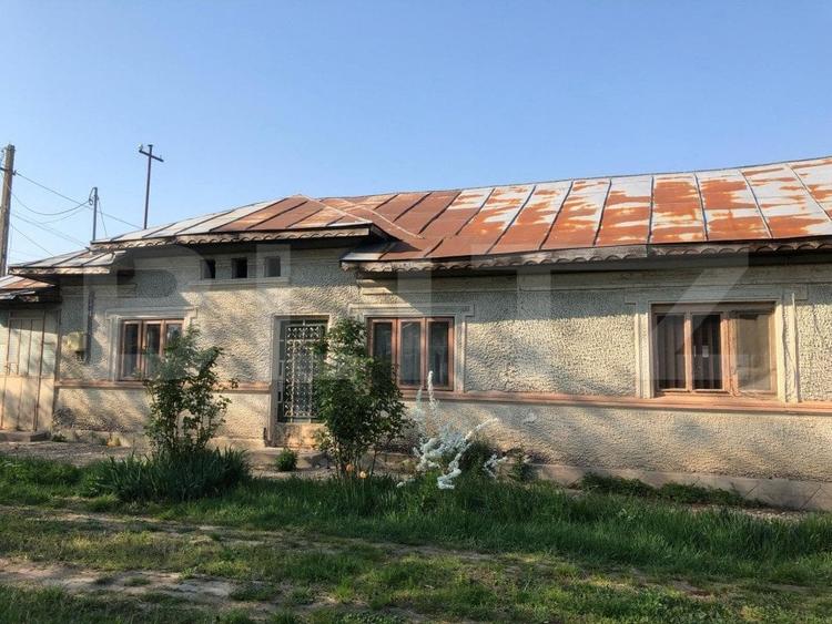 Casă individuală cu 4 camere cu Garaj în Lazuri