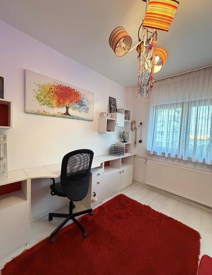 Apartament cu 3 camere decomandat în Dristor