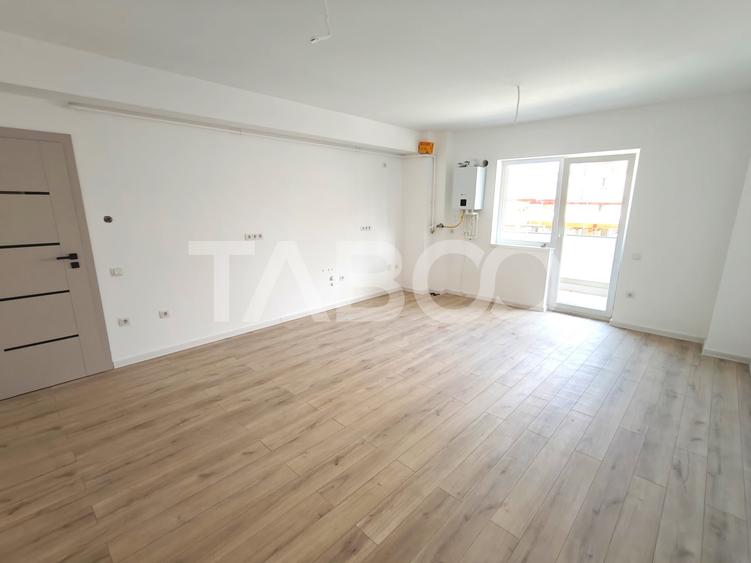 Apartament cu 3 camere decomandat în Periferie