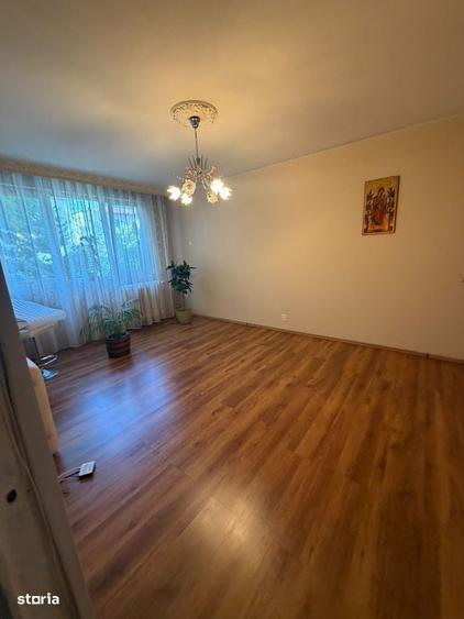 Apartament cu 3 camere decomandat în 1 Decembrie 1918