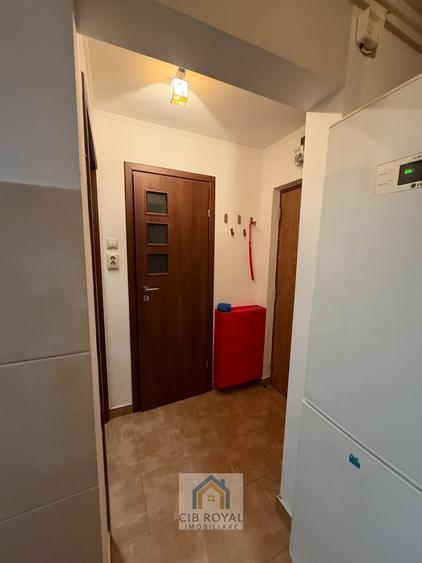 Apartament cu 2 camere decomandat în Victoriei