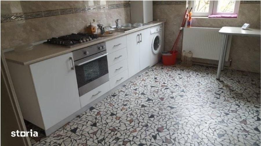 Apartament cu 3 camere în Aviatorilor