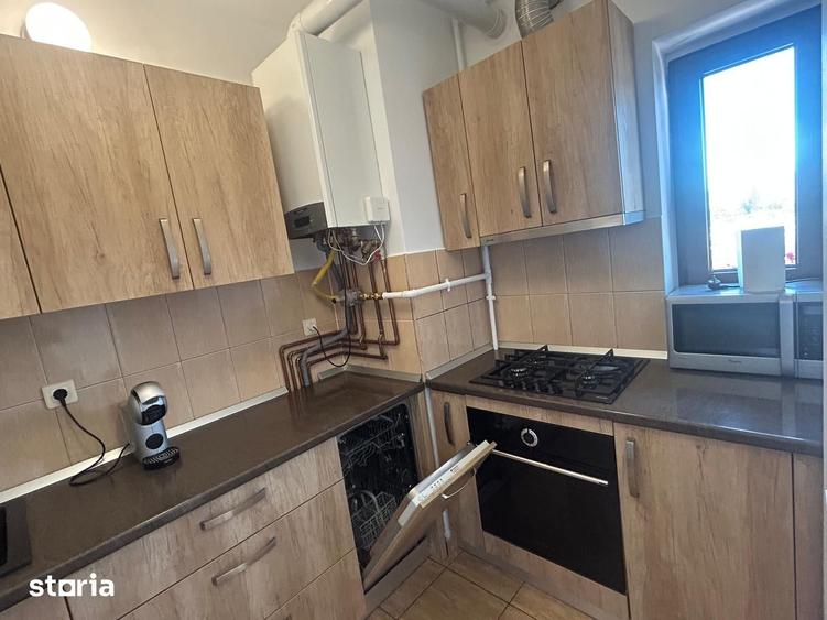 Apartament cu 3 camere decomandat, mobilat în Titan