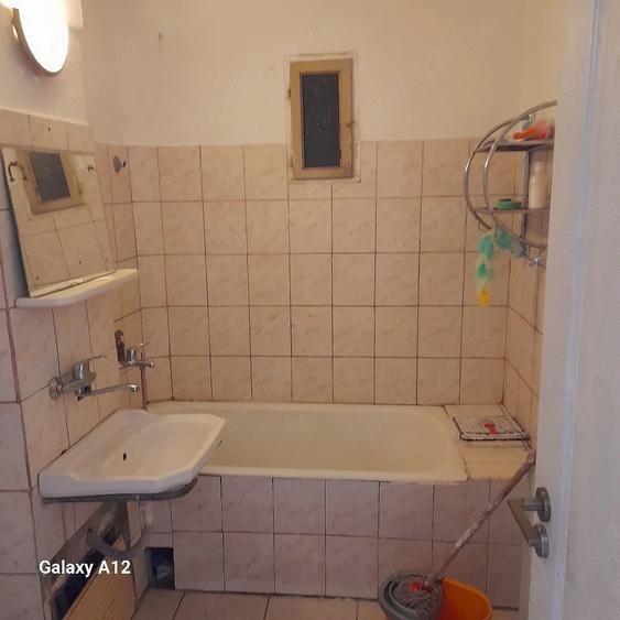 Apartament cu 4 camere decomandat în 1 Mai
