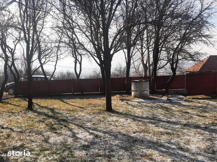 Teren de 1089 mp, în Aiton