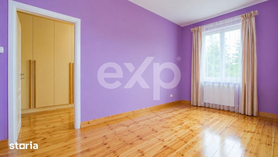 Casă cu 9 camere cu Teren 1766 Mp în Central