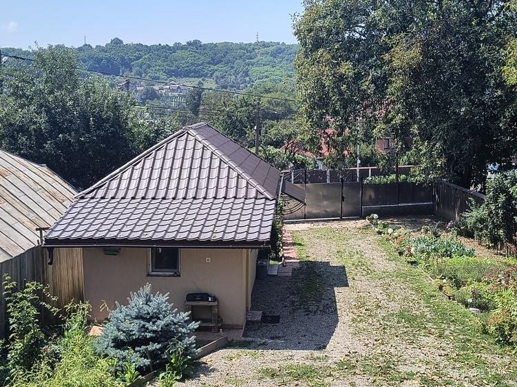 Casă cu 4 camere în Mărgineni