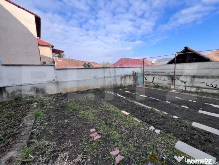 Casă cu 7 camere cu Teren 430 Mp în Gruia