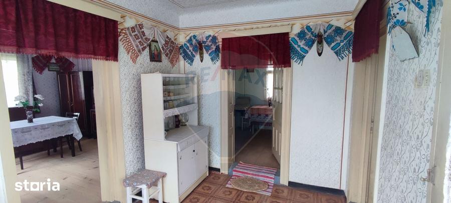 Casă cu 3 camere cu Teren 1361 Mp în Gârdani
