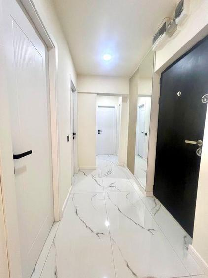 Apartament cu 3 camere decomandat în Apollo
