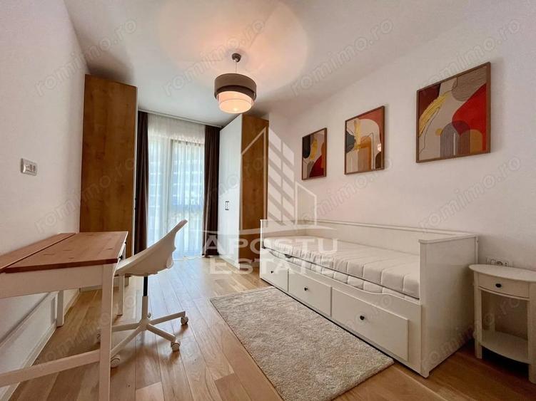 Apartament cu 3 camere semidecomandat în Circumvalațiunii