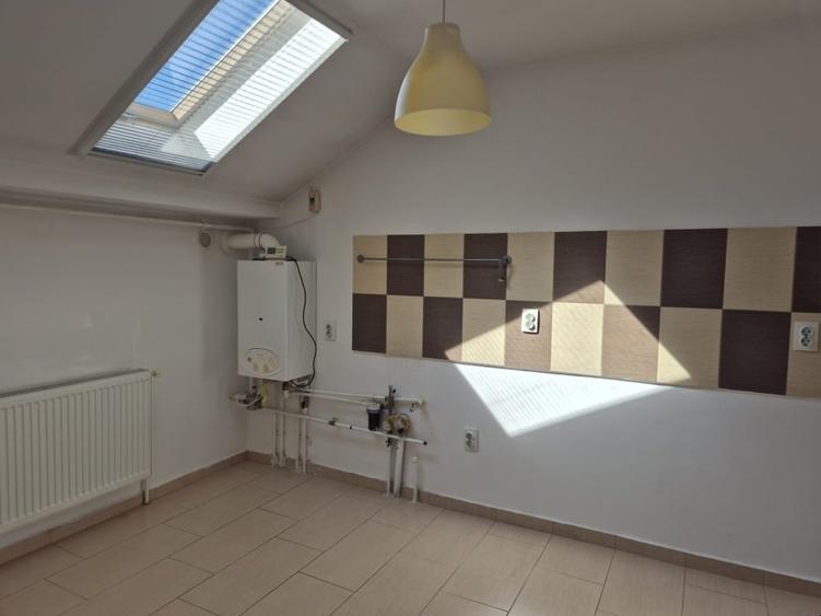 Apartament cu 3 camere decomandat în Soarelui