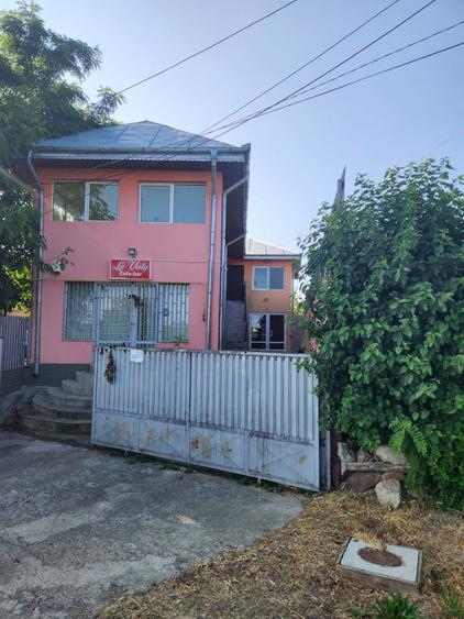 Casă cu 4 camere în Câmpineanca