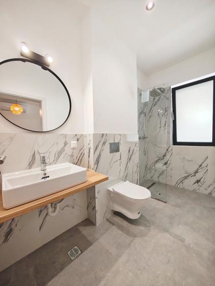 Apartament cu 3 camere decomandat, mobilat în Băneasa