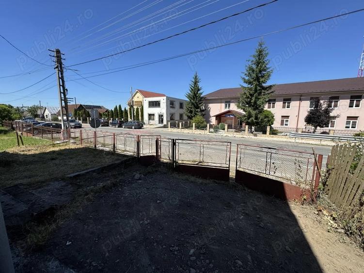 Casă cu Teren 1662 Mp în Remeți