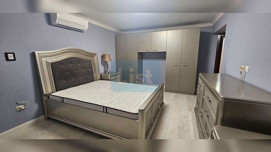 Casă cu 5 camere cu Teren 2400 Mp în Centura