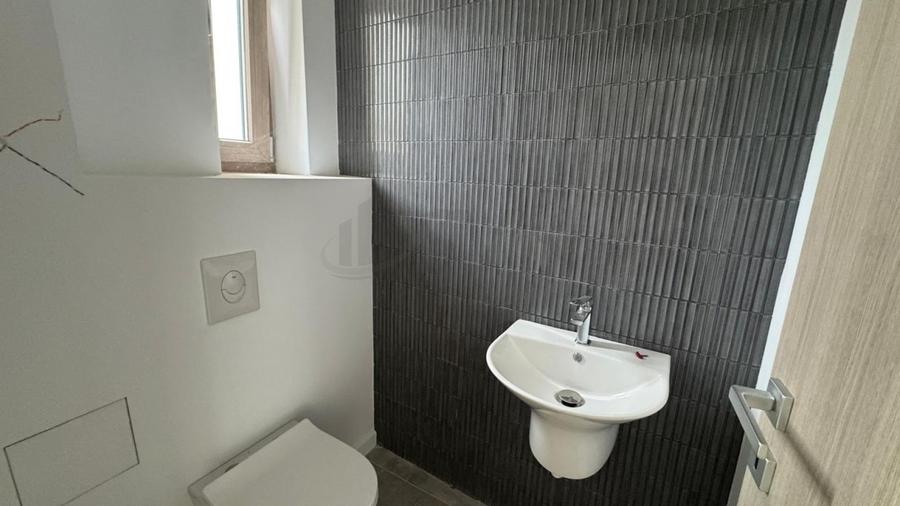 Casă individuală cu 4 camere cu Canalizare în Nord