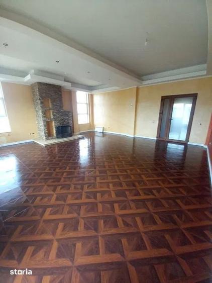Apartament cu 4 camere în Central
