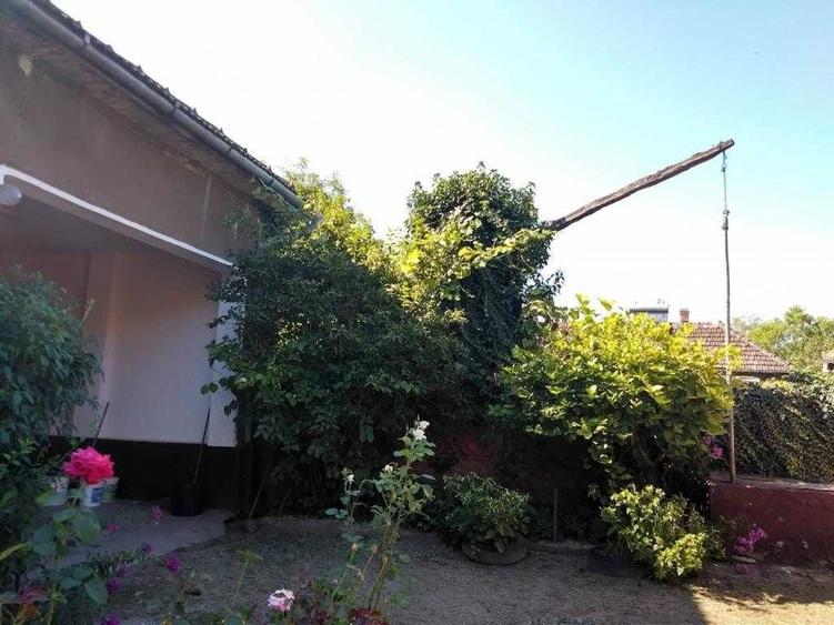 Casă cu 4 camere în Buhani
